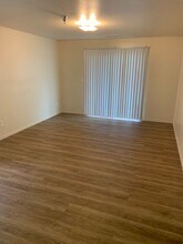 1970 Willowbrook Dr in Merced, CA - Building Photo - Building Photo