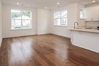 71 Veterans Wy in Morris Plains, NJ - Building Photo - Building Photo