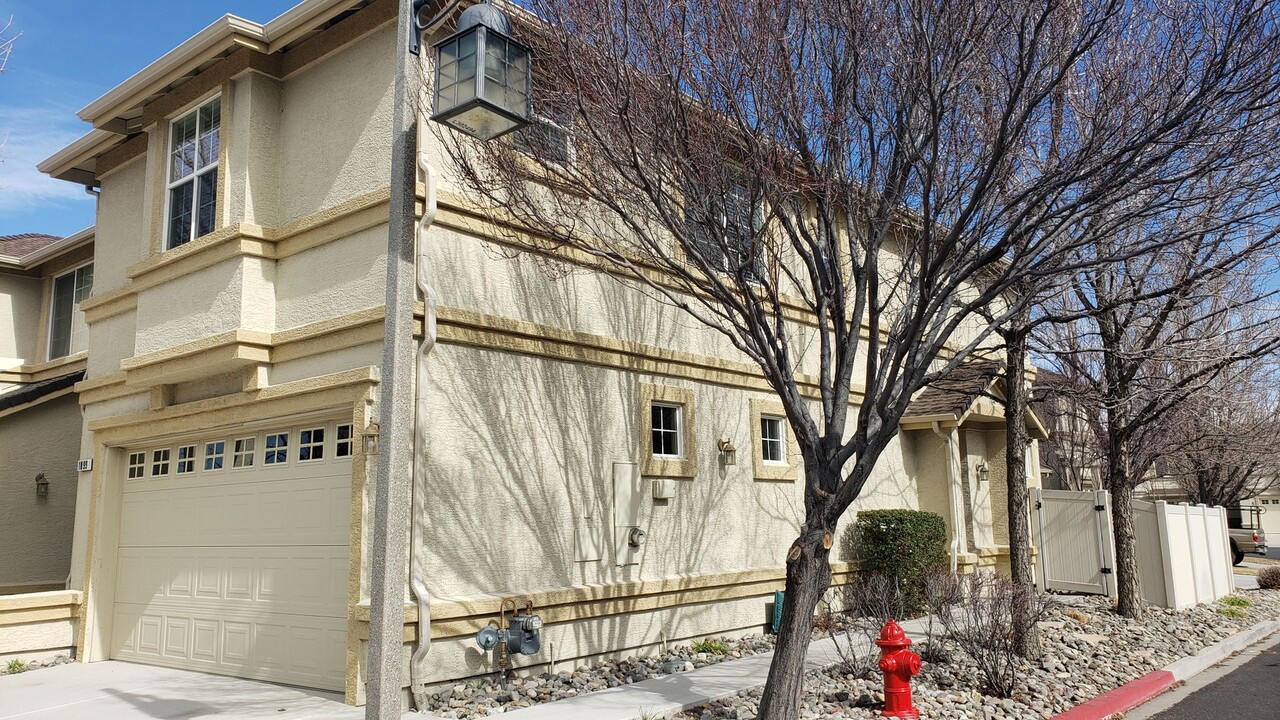 1899 Stetson Dr in Reno, NV - Building Photo