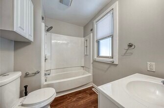 225 Freeport Rd, Unit 1 in Blawnox, PA - Building Photo - Building Photo