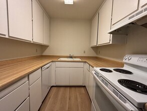 857 Adams Terrace in Davis, CA - Building Photo - Building Photo