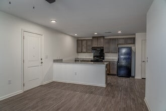 Stateside Landing in Roanoke Rapids, NC - Building Photo - Interior Photo