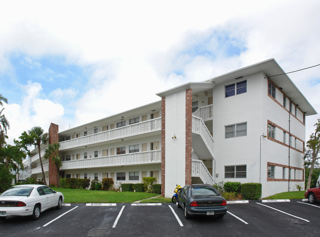 The Gardens @ NE 51st Court in Fort Lauderdale, FL - Foto de edificio - Building Photo