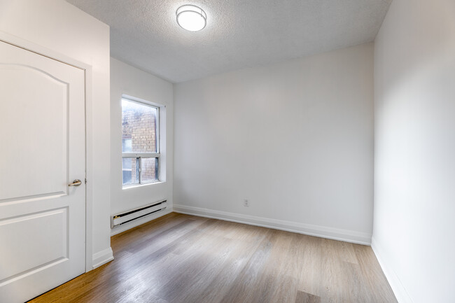 98 Northcliffe Boulevard in Toronto, ON - Building Photo - Interior Photo