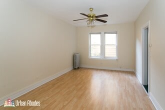 4852 N Damen Ave, Unit M00B in Chicago, IL - Foto de edificio - Building Photo