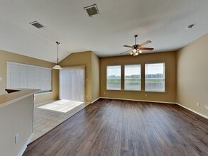 645 Chalk Knoll Rd in Fort Worth, TX - Foto de edificio - Building Photo