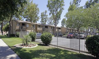 Valencia Woods Apartments in Fontana, CA - Building Photo