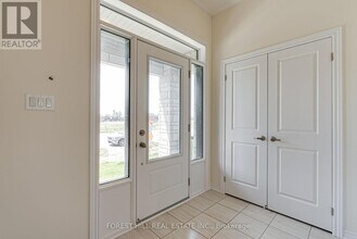 138 Terry Fox Dr in Barrie, ON - Building Photo - Building Photo