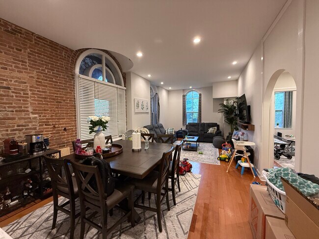 100 Captains Row, Unit 307 in Chelsea, MA - Building Photo - Building Photo