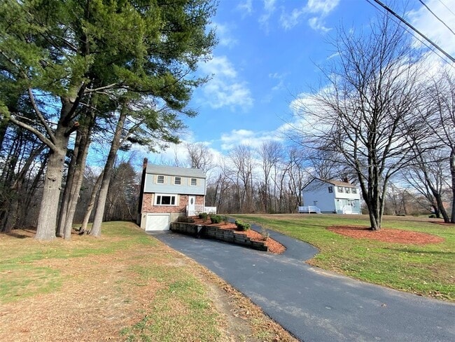 15 Appaloosa Dr in Methuen, MA - Building Photo - Building Photo