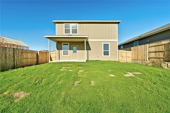 147 Longstraw Dr in Mustang Ridge, TX - Building Photo - Building Photo