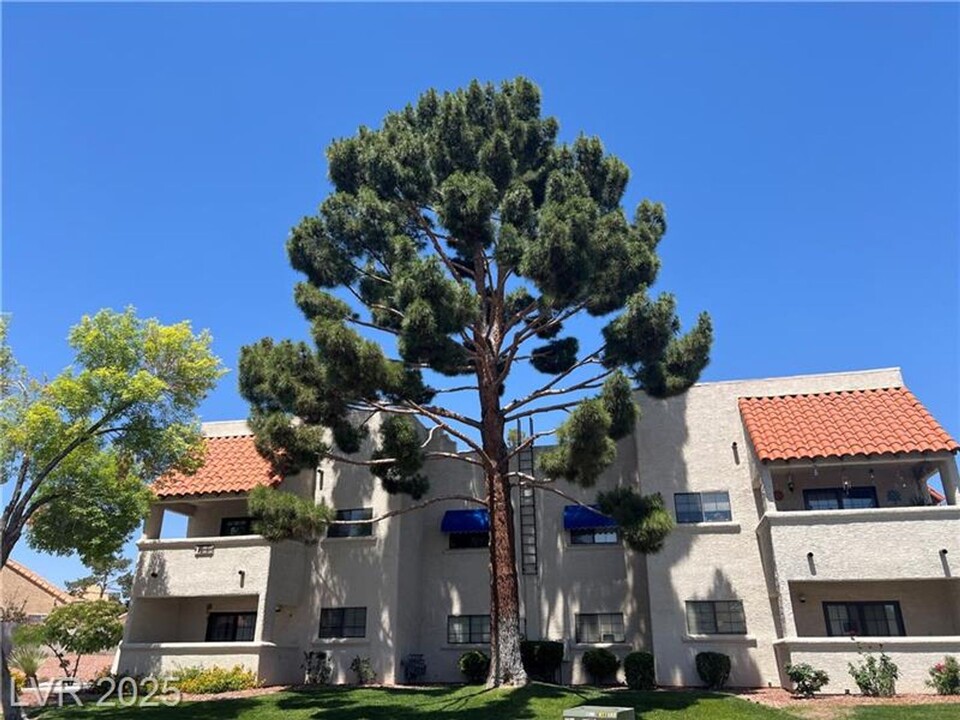 101 Sierra Luna Ave in Las Vegas, NV - Building Photo