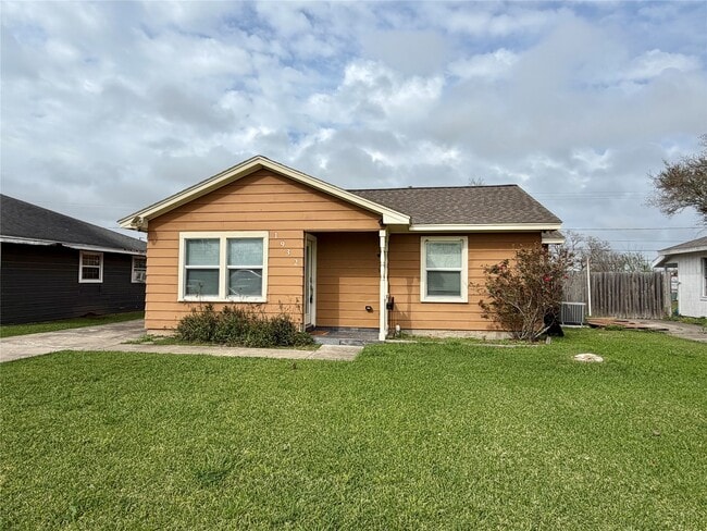 property at 1932 N Avenue H