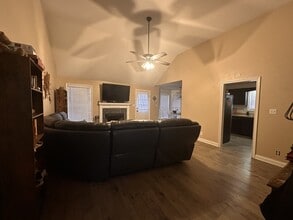 1072 Cindy Jo Ct in Clarksville, TN - Building Photo - Building Photo