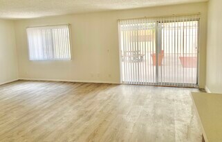 1707 Pacific Coast Hwy, Unit 124B in Hermosa Beach, CA - Building Photo
