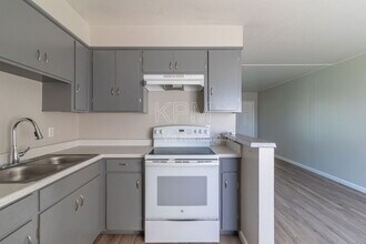 10400 Lower Sacramento Rd in Stockton, CA - Building Photo - Building Photo