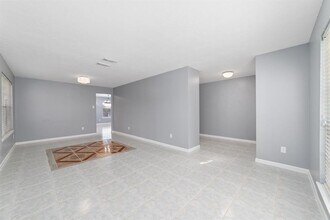 5530 Imperial Grove Dr in Houston, TX - Building Photo - Building Photo