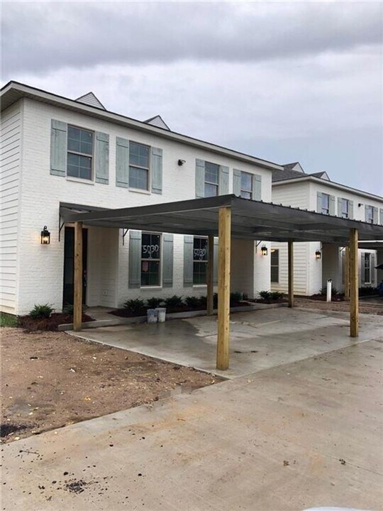 5022 S Prien Lake Rd in Lake Charles, LA - Building Photo