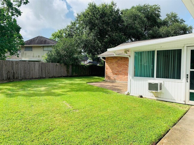 property at 1910 Pear Creek Cir