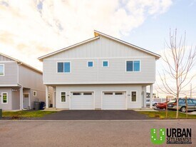 224 S Woodlawn Rd in Spokane, WA - Building Photo