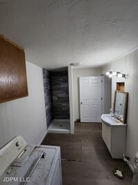 129 Mineau Ave photo'