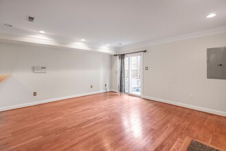 429 Shepherd St NW in Washington, DC - Building Photo - Building Photo