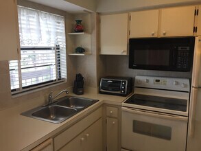 995 Anglers Cove in Marco Island, FL - Building Photo - Building Photo