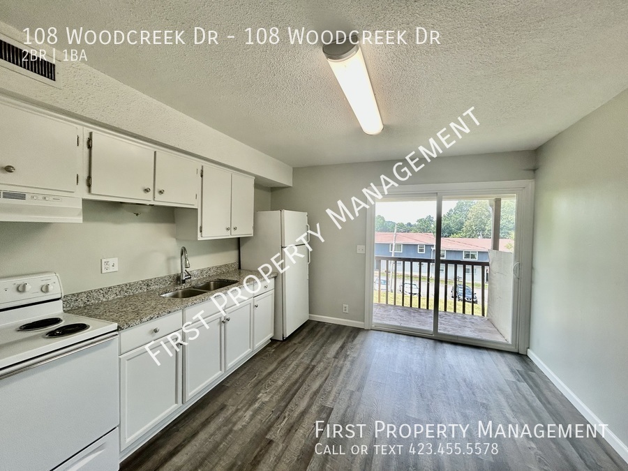 108 Woodcreek Rd in Rossville, GA - Building Photo