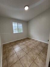 919 SE 16th Ct in Florida City, FL - Building Photo - Building Photo