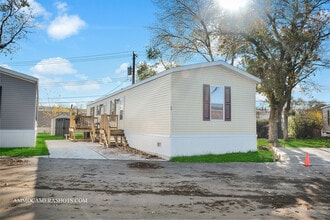 14001 Western Ave in Blue Island, IL - Foto de edificio - Building Photo