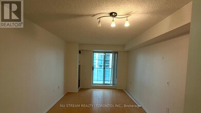 1106-1120 OLIVE Ave in Toronto, ON - Building Photo - Building Photo