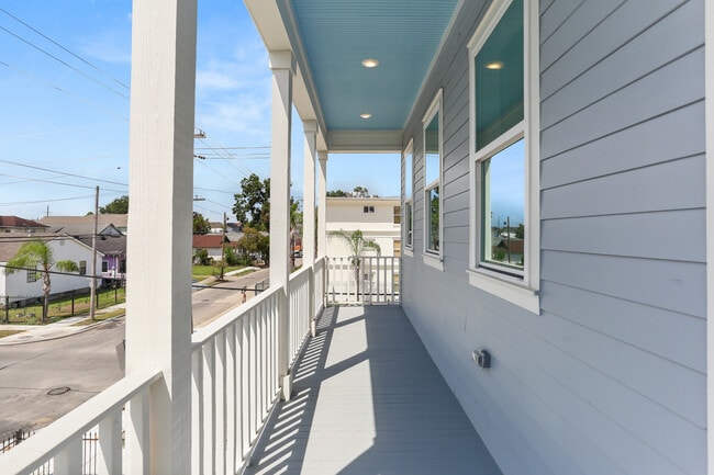 2533 Amelia St in New Orleans, LA - Foto de edificio - Building Photo