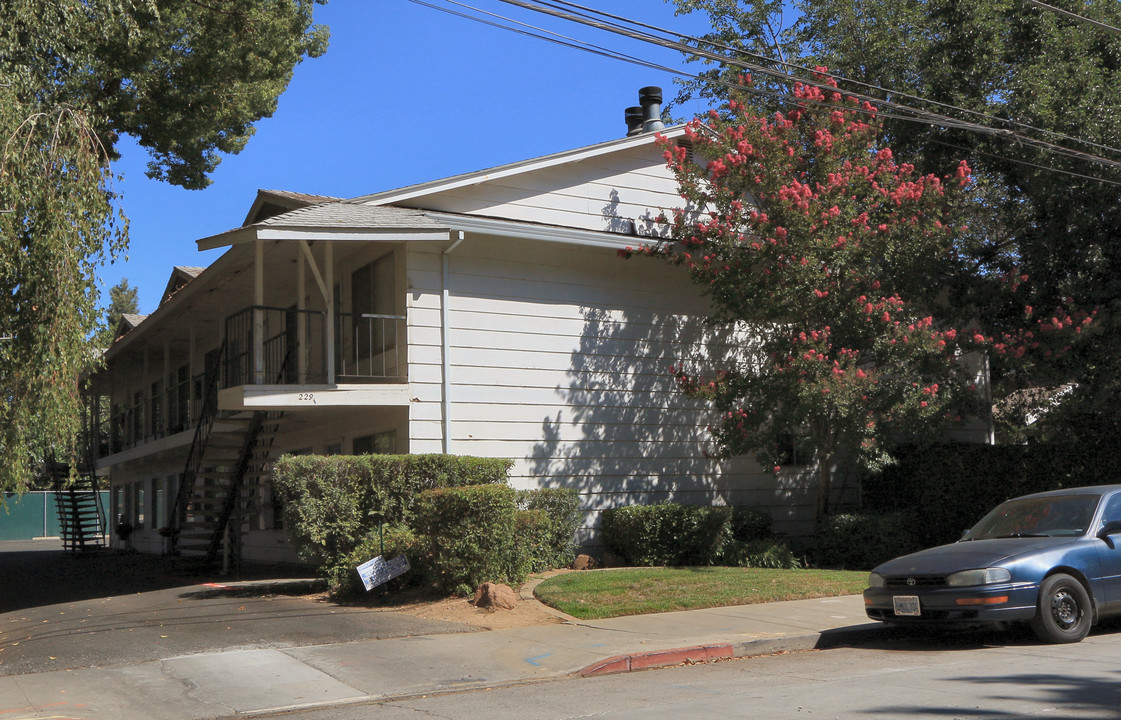 229 C St in Yuba City, CA - Building Photo