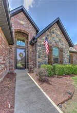 6000 W Bainbridge Dr in Rogers, AR - Foto de edificio - Building Photo