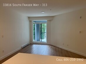 33816 South Fraser Way in Abbotsford, BC - Building Photo - Building Photo