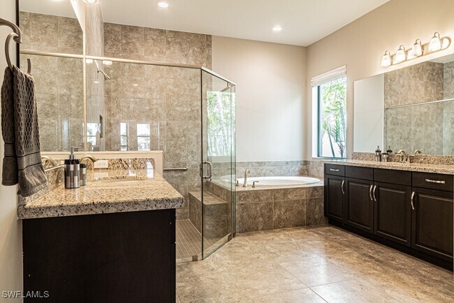9267 Glenforest Dr in Naples, FL - Building Photo - Building Photo