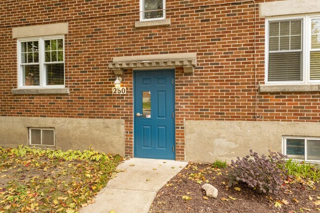 250 45E Av in Montréal, QC - Building Photo - Building Photo