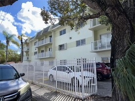 12890 NE 8th Ave in North Miami, FL - Building Photo