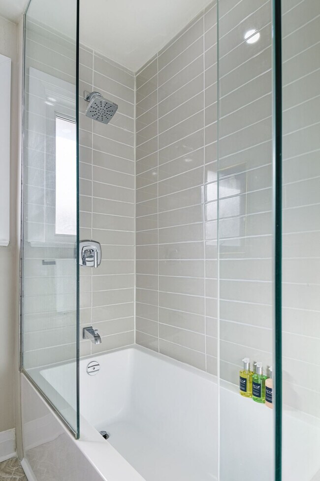 364 Rathburn Rd in Toronto, ON - Building Photo - Building Photo