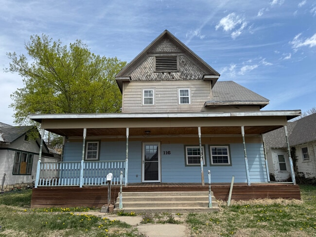 116 S 1st St in Herington, KS - Building Photo - Building Photo