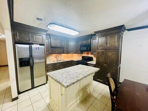 1503 Chicago St in Laredo, TX - Building Photo - Building Photo