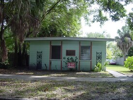 725 Jackson St N in St. Petersburg, FL - Building Photo
