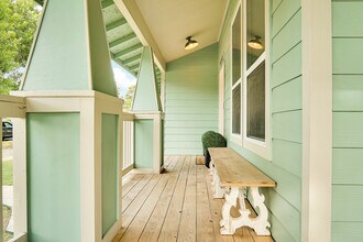 1038 W Mistletoe Ave in San Antonio, TX - Building Photo - Building Photo