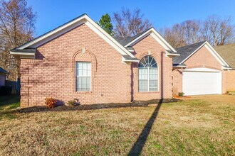 8648 Tropicana Dr N in Memphis, TN - Foto de edificio - Building Photo