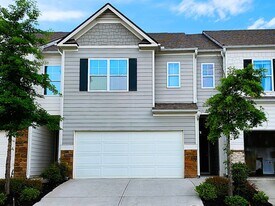 5256 Barberry Ave in Oakwood, GA - Building Photo