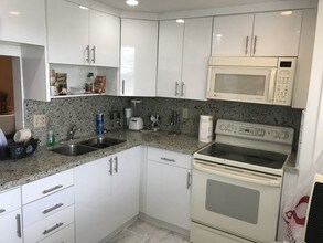 1201 NE 191st St-Unit -314 in Miami, FL - Foto de edificio - Building Photo