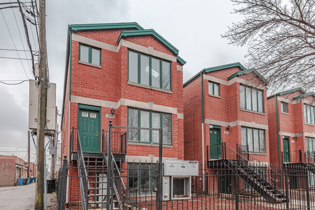 property at 2413 W Taylor St