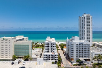 Vendome Place in Miami Beach, FL - Building Photo - Building Photo