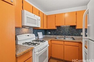 430 Lewers St in Honolulu, HI - Building Photo - Building Photo