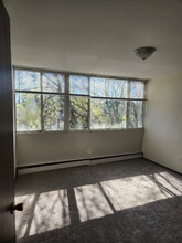 3575 N Oakland Ave in Shorewood, WI - Building Photo - Building Photo